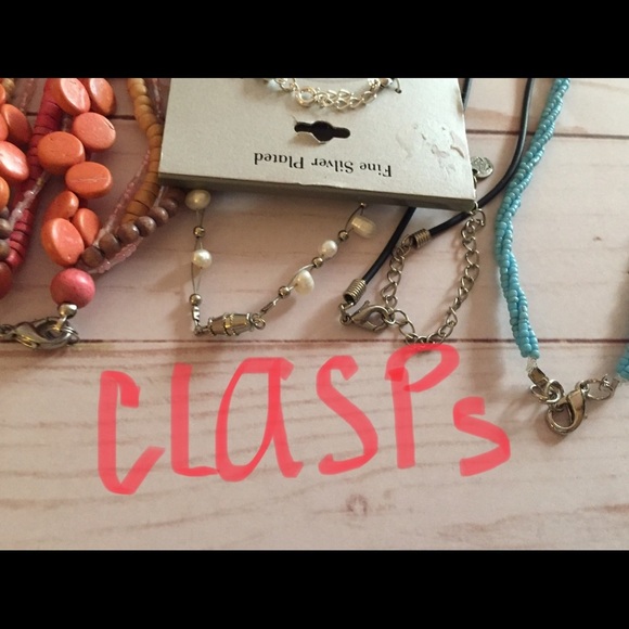 Necklaces & Bracelets Bundle Of 5 - Picture 3 of 4